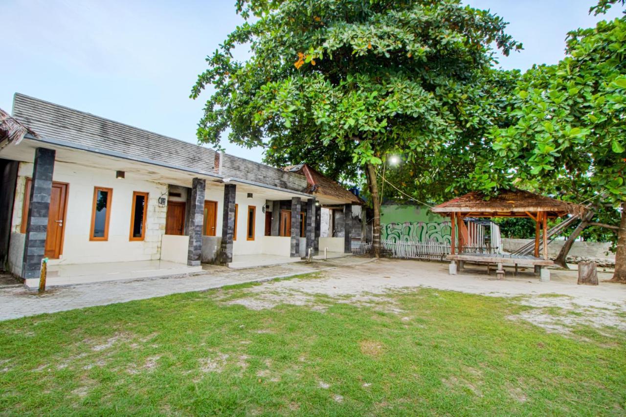 Guerilla Dive Lodge Pulau Pari Yakarta Exterior foto