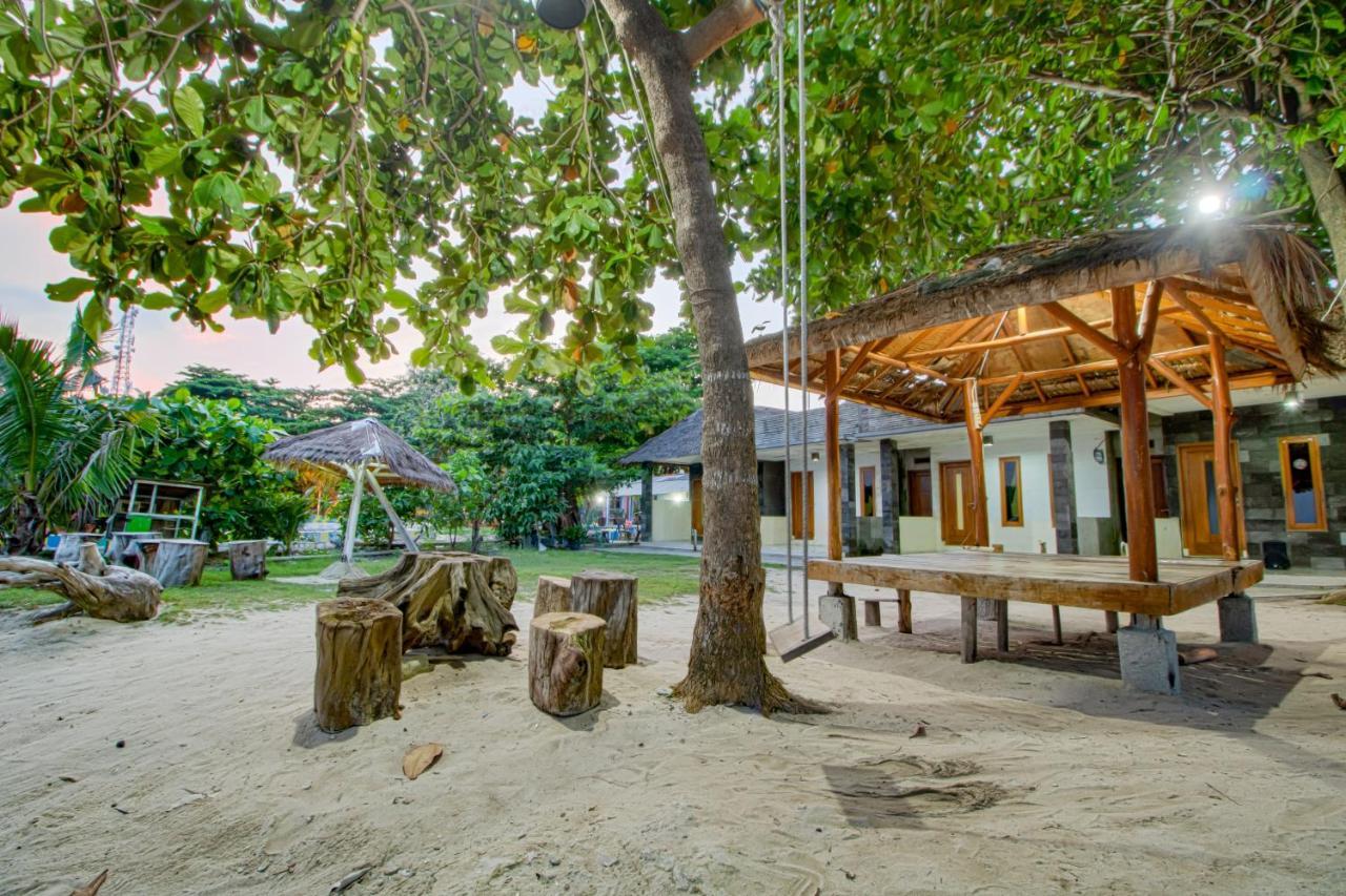 Guerilla Dive Lodge Pulau Pari Yakarta Exterior foto